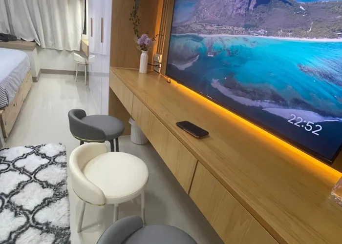 Hotel Field Residences Building 9 *